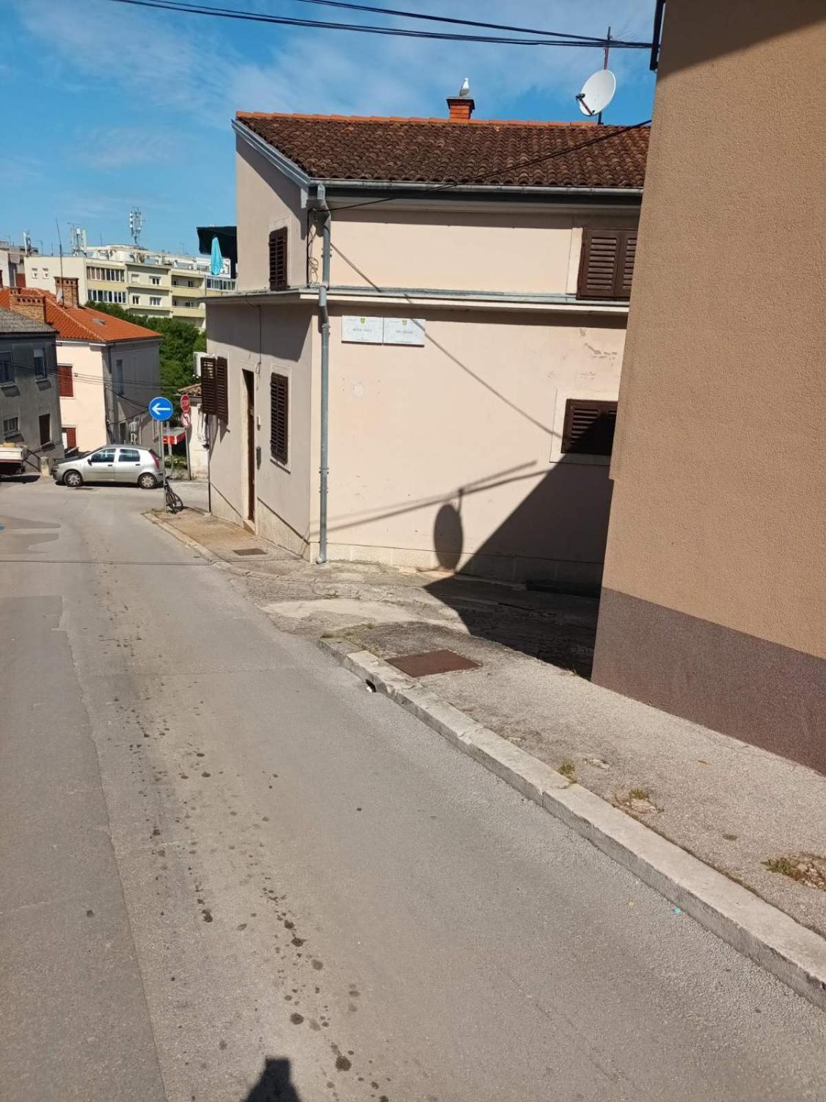 Santina Pula
